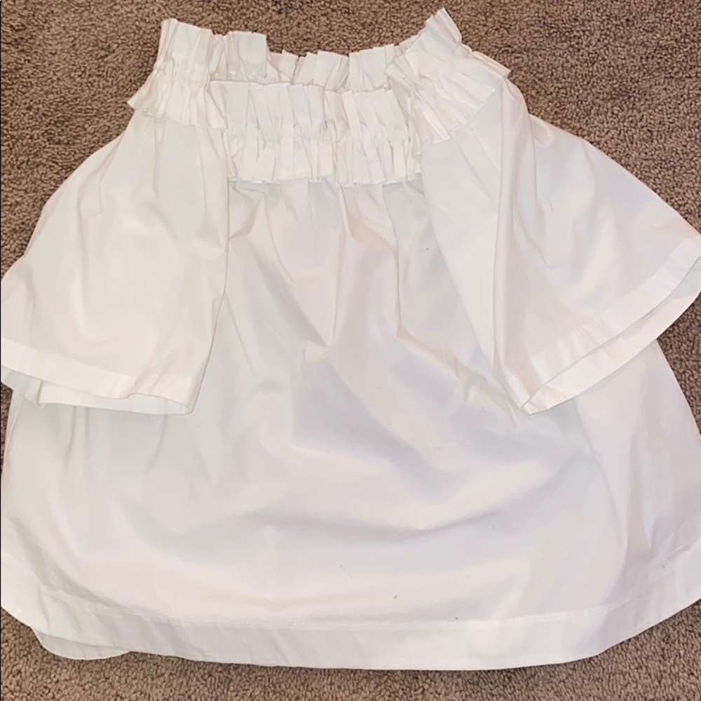 Vineyard Vines off the should blouse